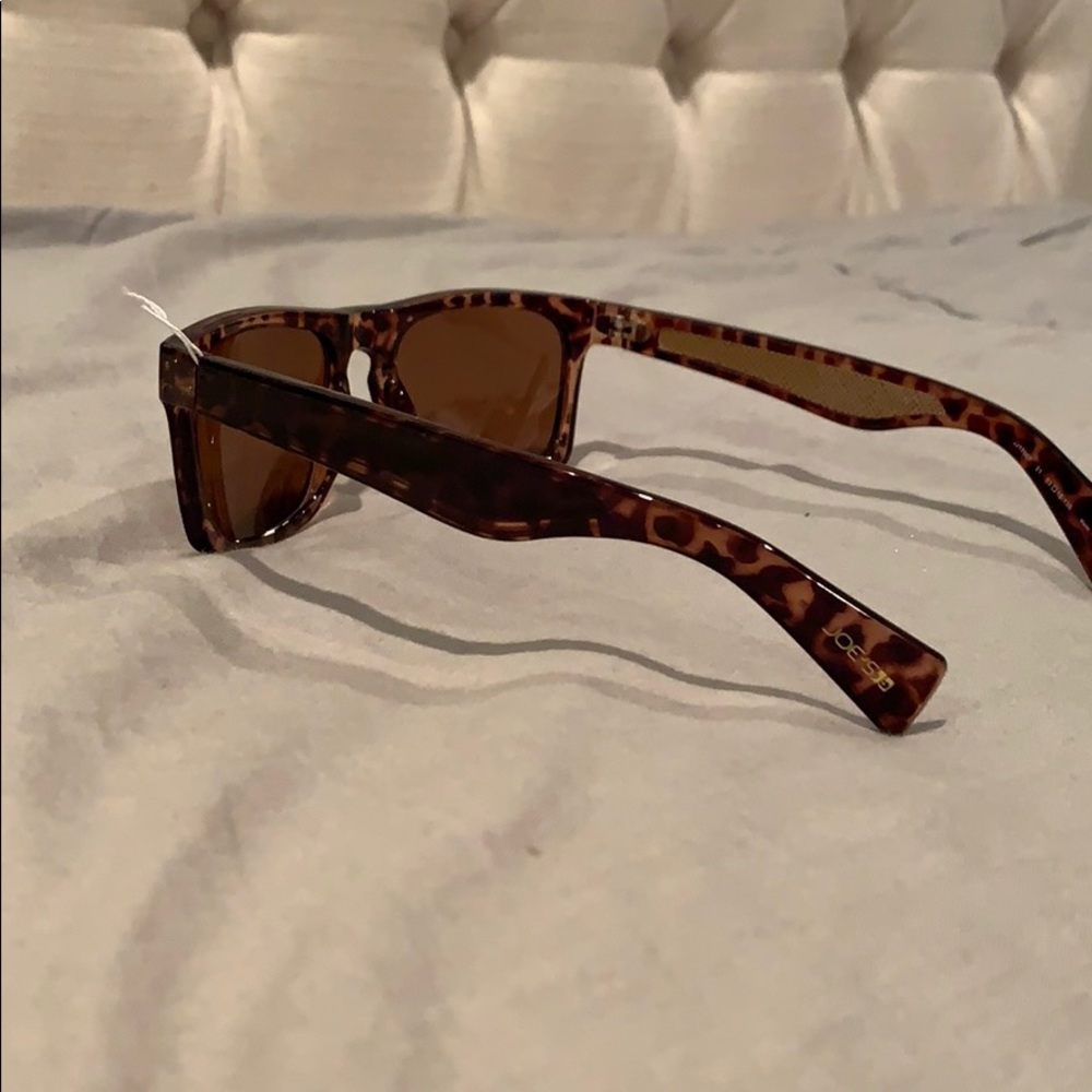 Modified Square // Tortoise - image 3